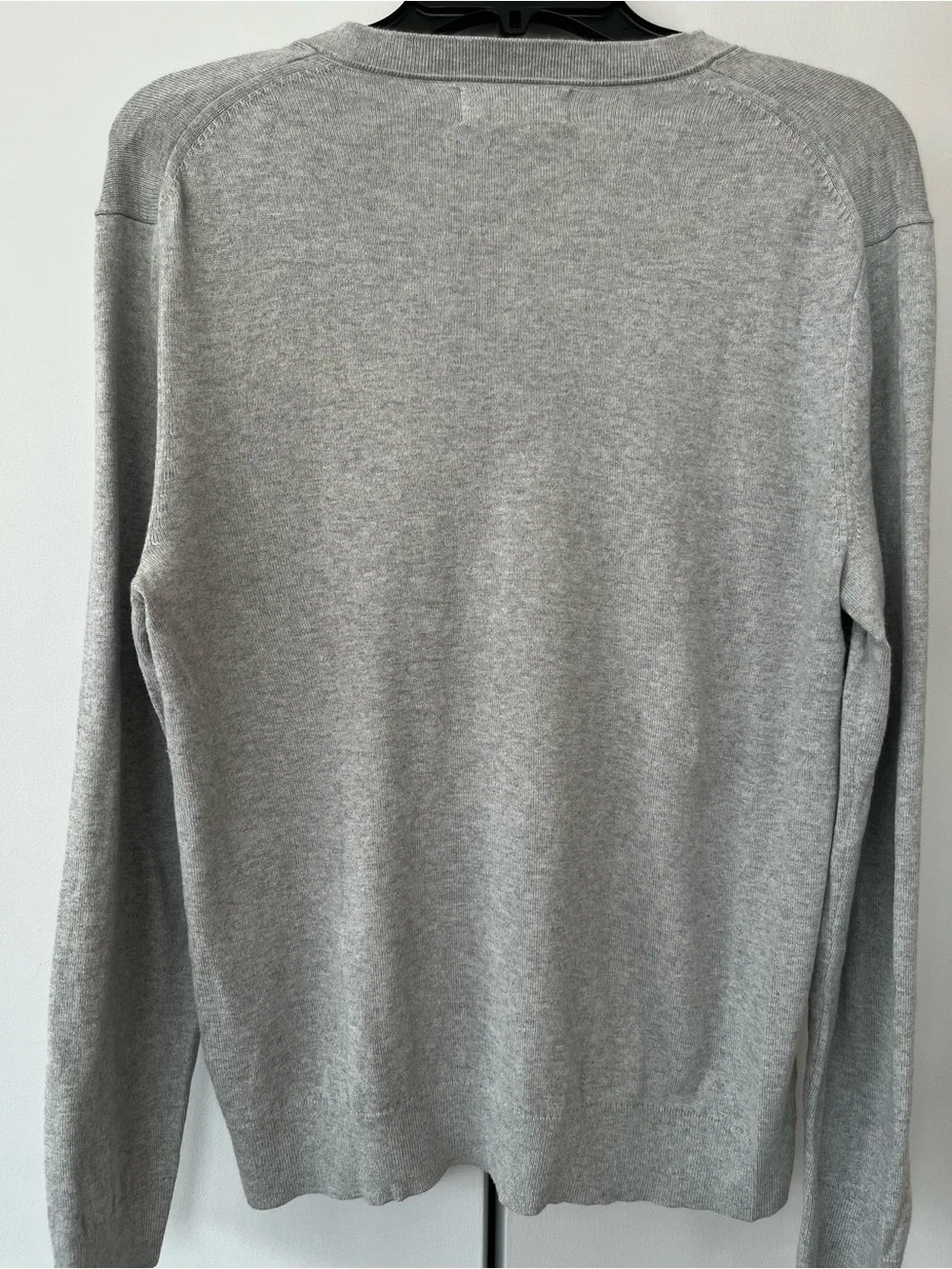Banana Republic Men’s Premium Luxe Yarn Gray V-Neck Sweater Fall/Winter